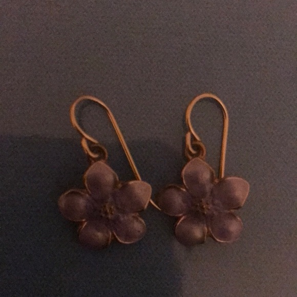 💜 925 Pretty Purple Spring Flowers Gilded w Gold over sterling hooks 💜 - Picture 3 of 3